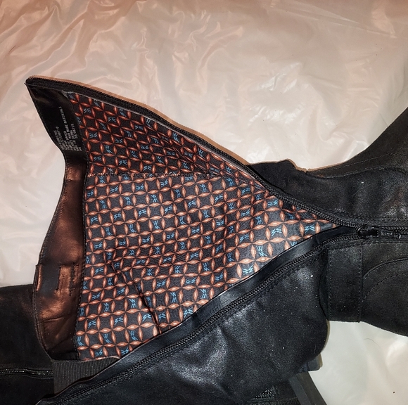 Ladies boot. Size 7.5. Black faux leather. Small tear near zipper. - Picture 2 of 6